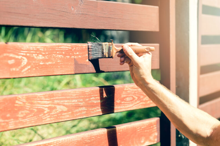How to Choose the Best Paint for Your Fence: A Complete Guide